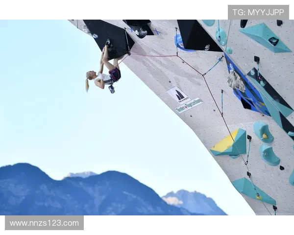 南京攀岩队在世界攀岩锦标赛中的战术分析与表现点评