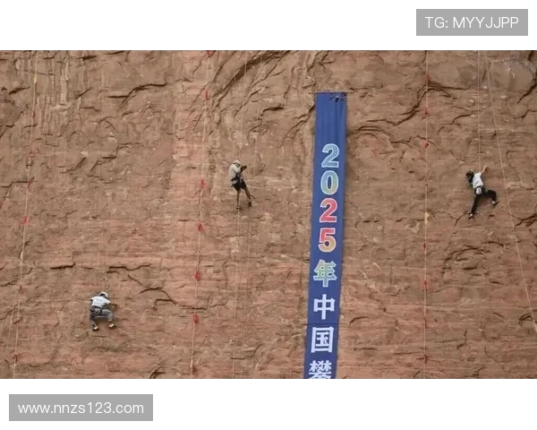 广州攀岩队与成都攀岩队赛后复盘分析两队节奏与表现的深度对比